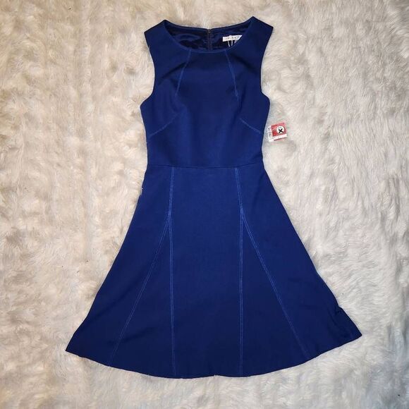 New Trina Turk Delphine Cutout Ponte Fit & Flare Dress - Picture 6 of 13